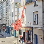 Rivoli - Center Of Paris