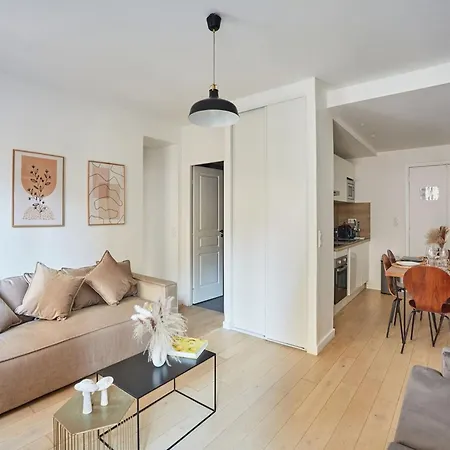 Rivoli - Center Of Paris