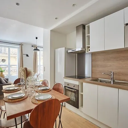 Rivoli - Center Of * Paris