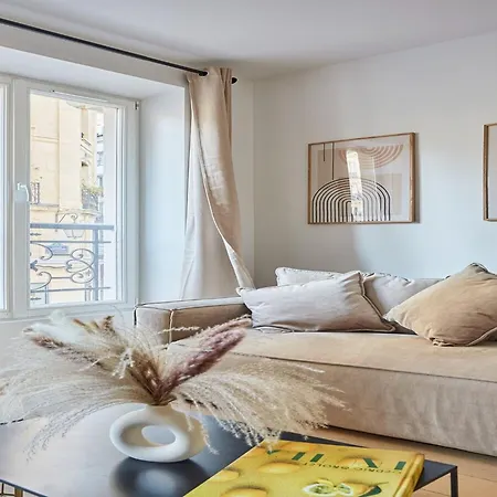 Rivoli - Center Of Paris