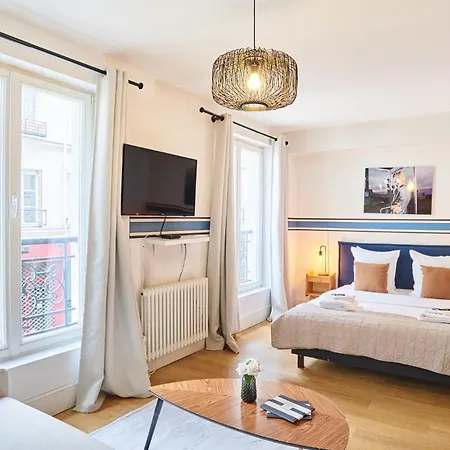 Rivoli - Center Of Paris