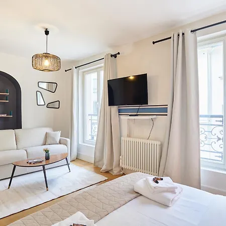 Rivoli - Center Of Paris