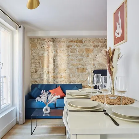 Rivoli - Center Of * Paris