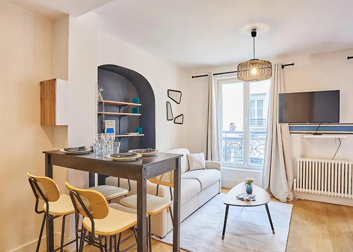 Rivoli - Center Of * Paris