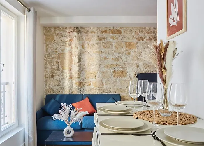 Rivoli - Center Of * Paris